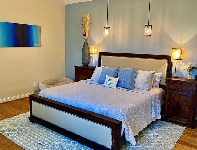 Building Photo - 5820 Palo Pinto Ave