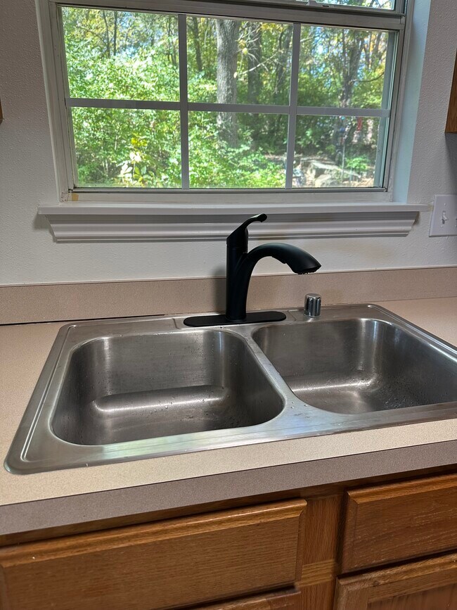 Building Photo - 3127 N Kensington Ct