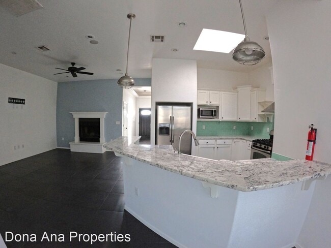 Building Photo - 3 br, 2 bath House - 3850 Via Del Valle