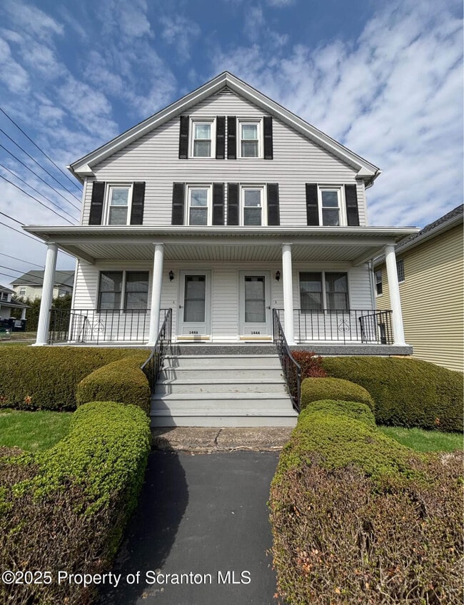 Primary Photo - 1444 Thackery St