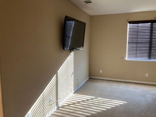 Building Photo - 2285 Rutland Ct