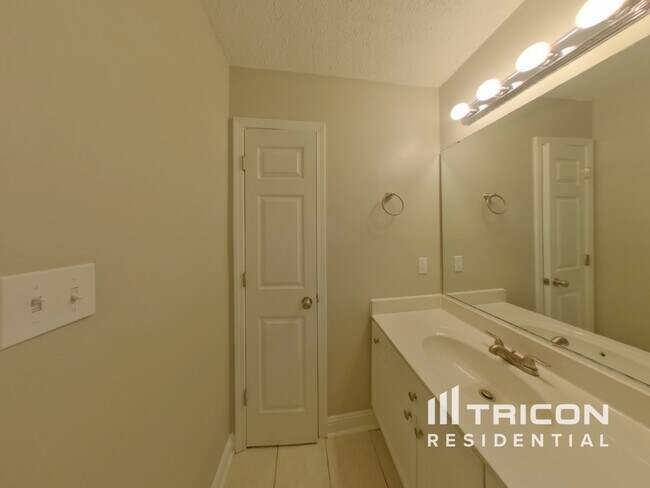 Building Photo - 4882 Aldridge Pl NW