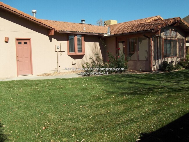 Building Photo - Well Maintained Established Home Near Horizon Dr