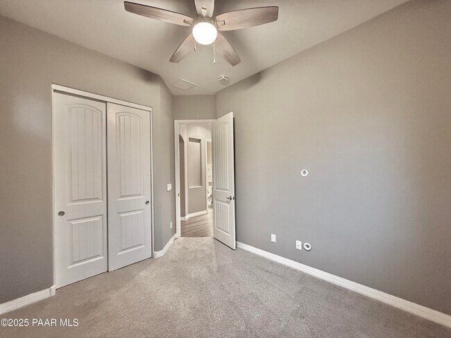 Building Photo - 5768 N Thornberry Dr