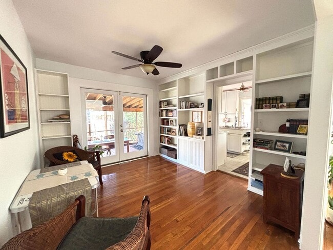 Building Photo - Available April 1st. Beautiful 2 BR/1 BA Home in the Heart of the Old Village!