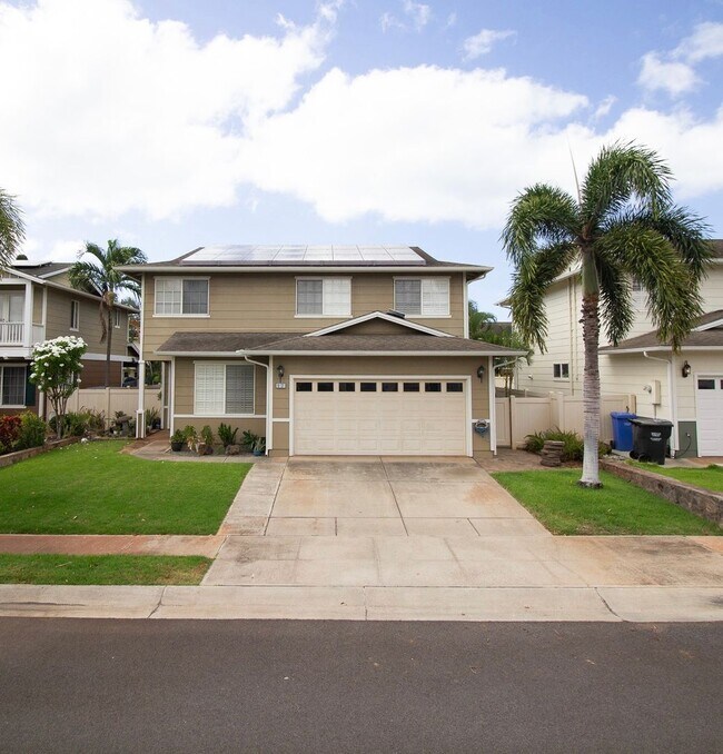 Building Photo - Stunning 4-Bedroom Home with Solar and Sal...