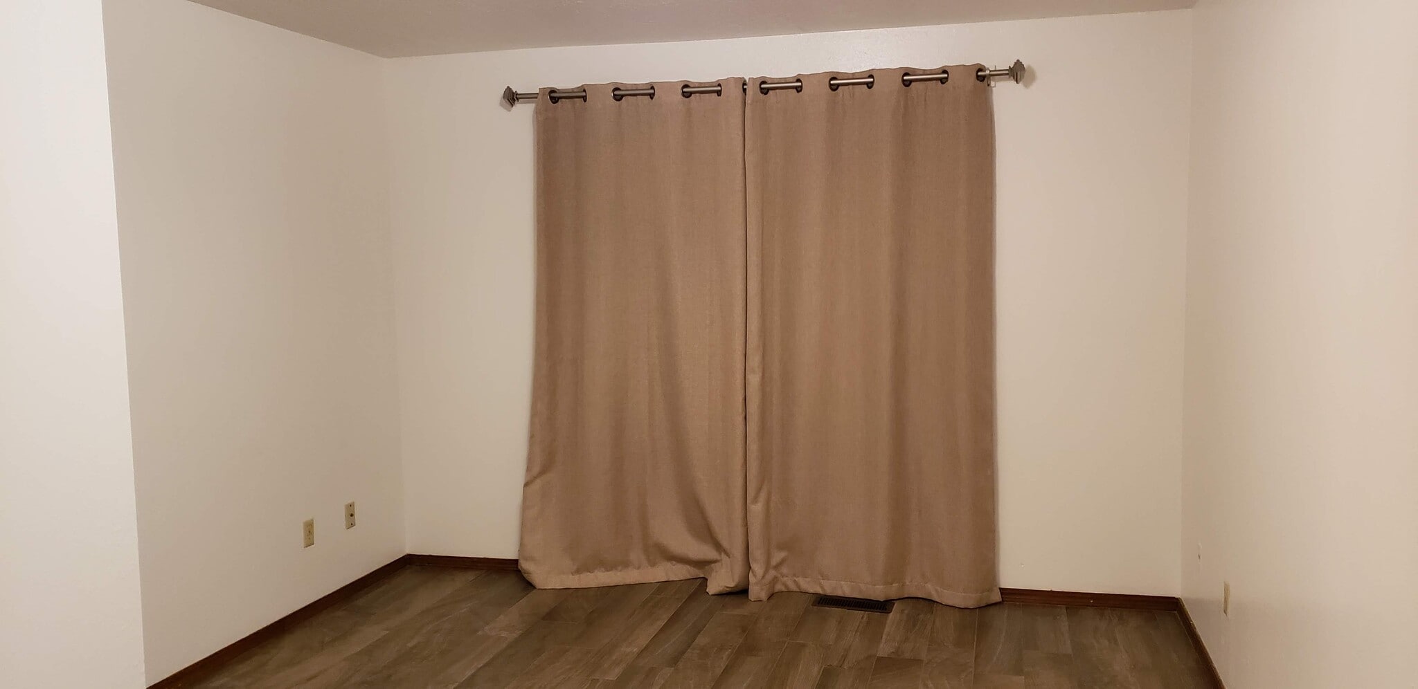 Master bedroom with patio door to deck. - 908 Acacia Cir