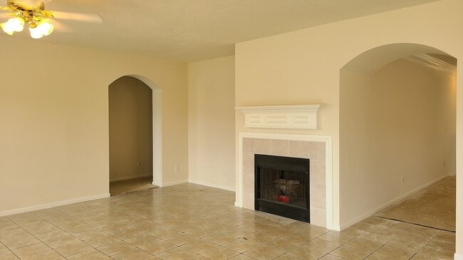 Building Photo - 2318 Waterwood Dr