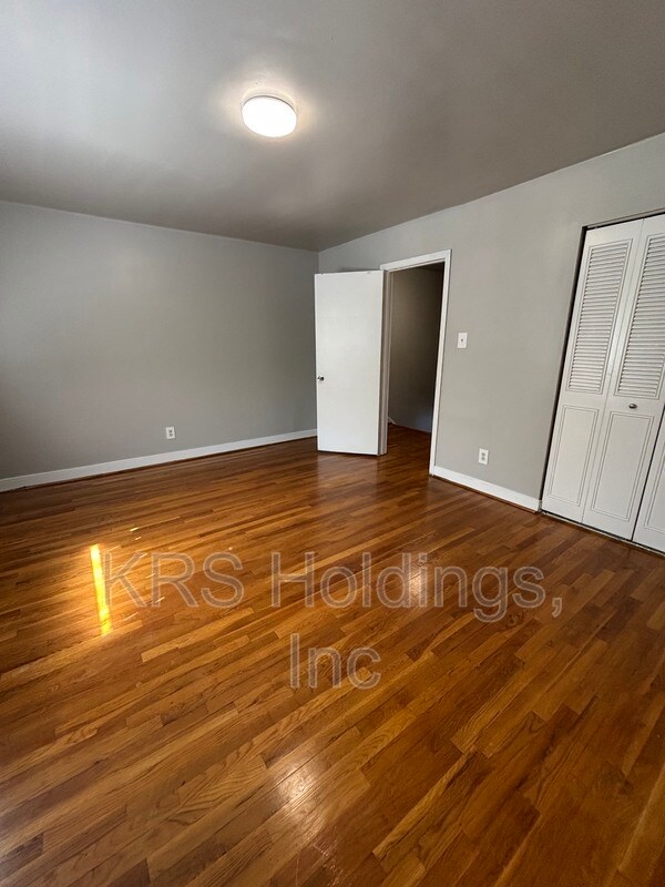 Building Photo - 5228 Goolsby Ct