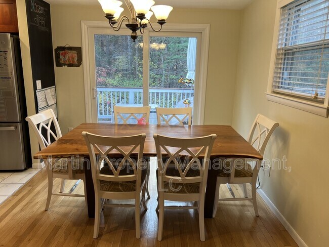 Building Photo - 27 Burlington Rd