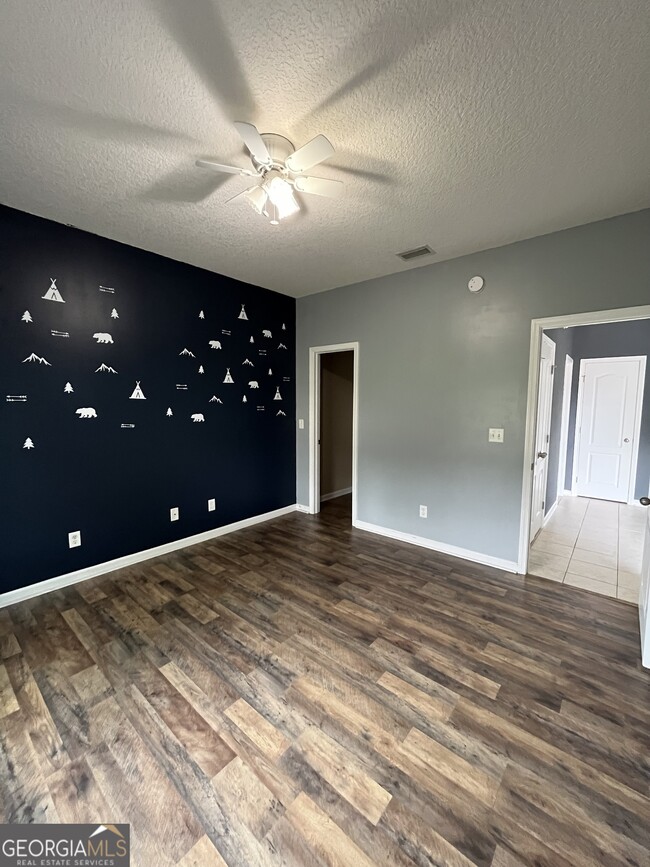 Building Photo - 227 Royal Palms Ave