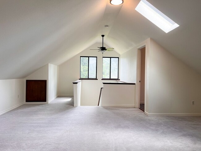 Building Photo - 3BD/2BA LARGE HOME IN LEBANON