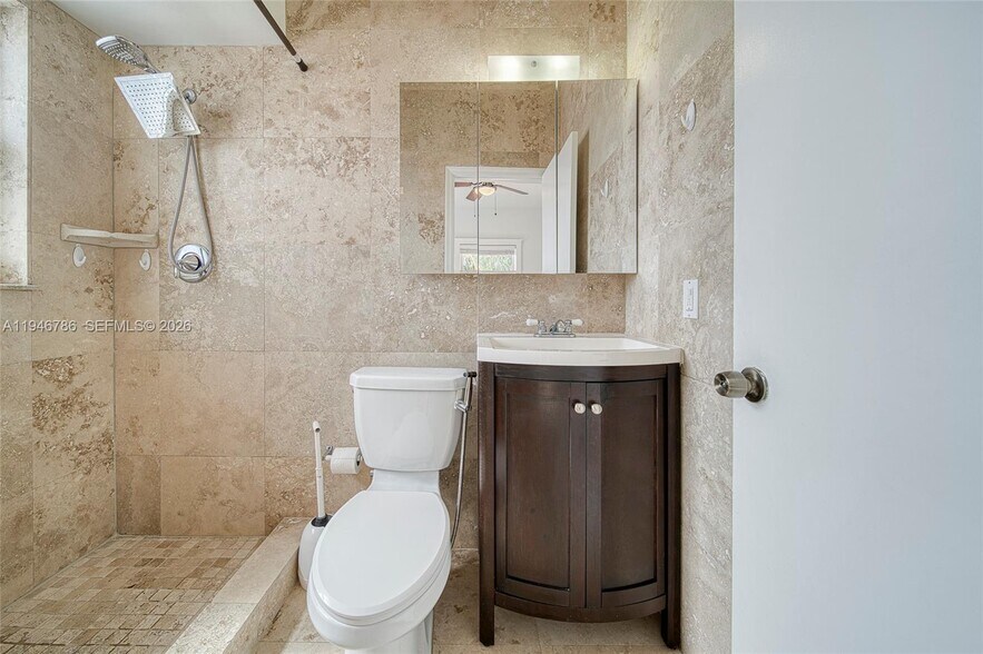 Building Photo - 2205 SW 13th St