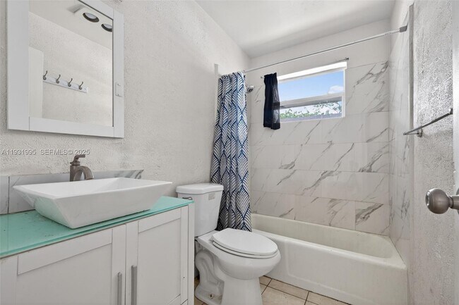 Building Photo - 5842 NW 23rd St