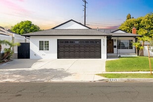 Building Photo - 5525 Wilma St