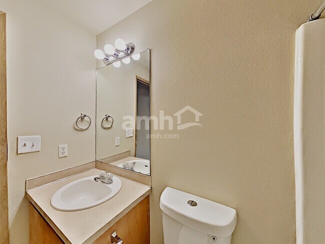 Building Photo - 16989 SW Cashew Way