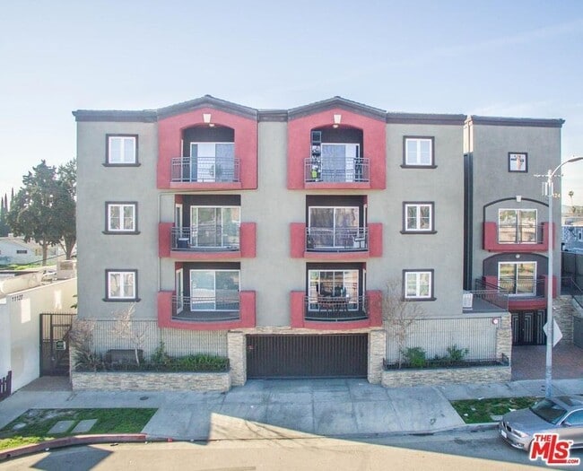 Building Photo - RENT SPECIAL - CONDO in Prime NOHO Art Dis...