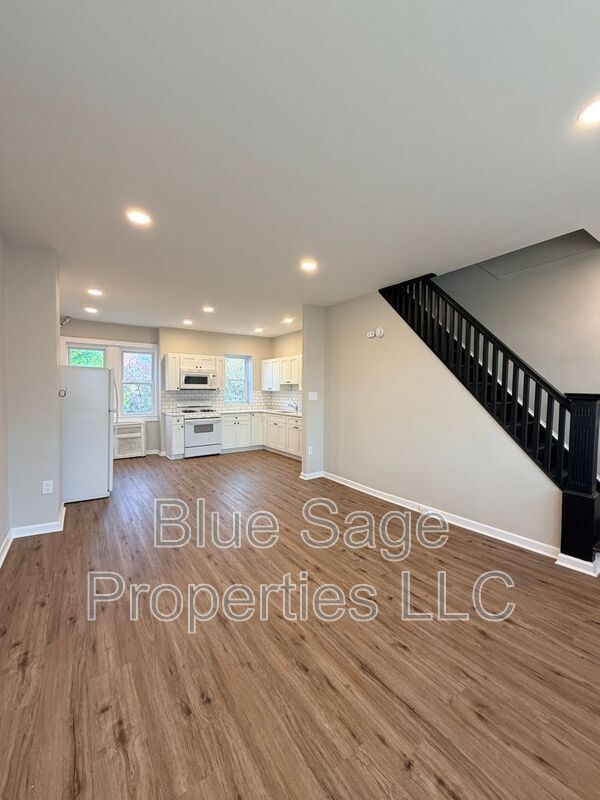 Building Photo - 413 E Baltimore Ave