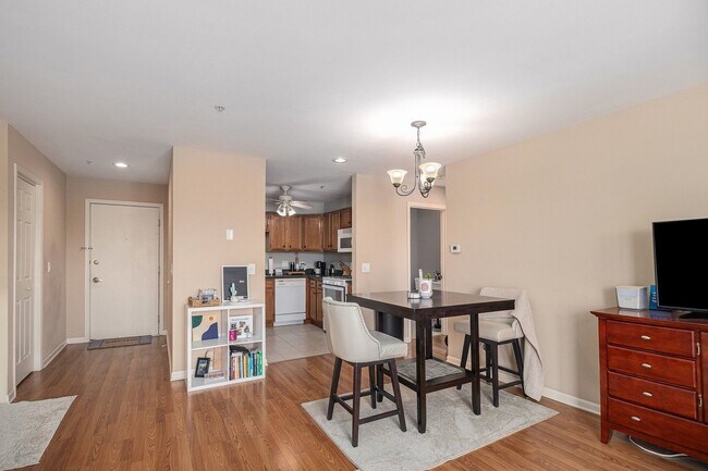 Building Photo - 57 E Hattendorf Ave