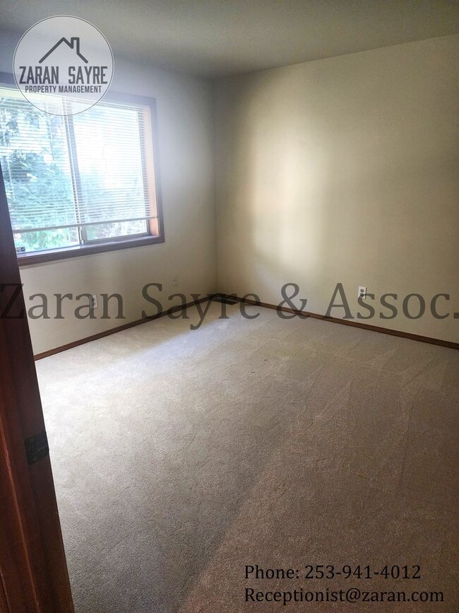 Building Photo - 399 - Gorgeous 3-bedroom!