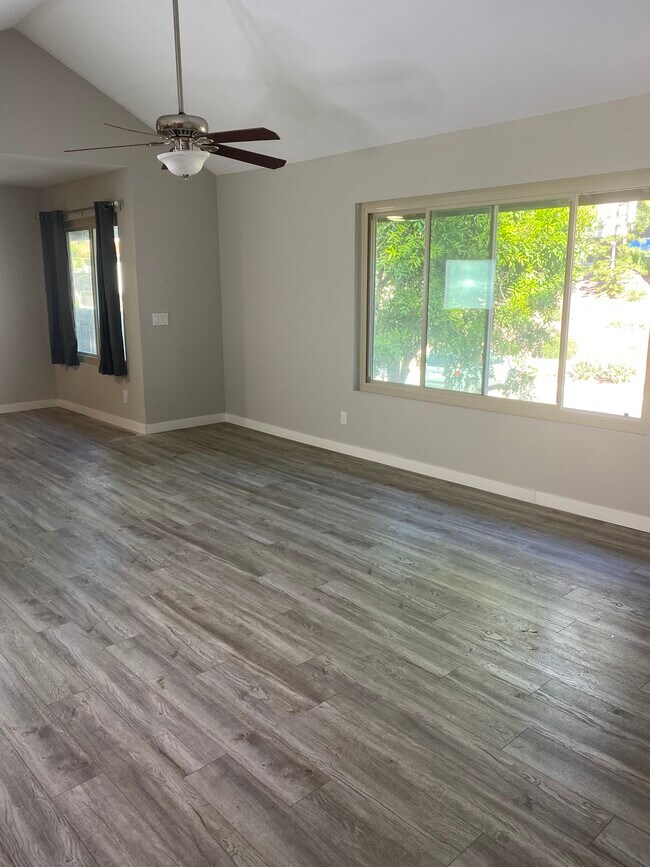 Building Photo - 355 Windy Ln