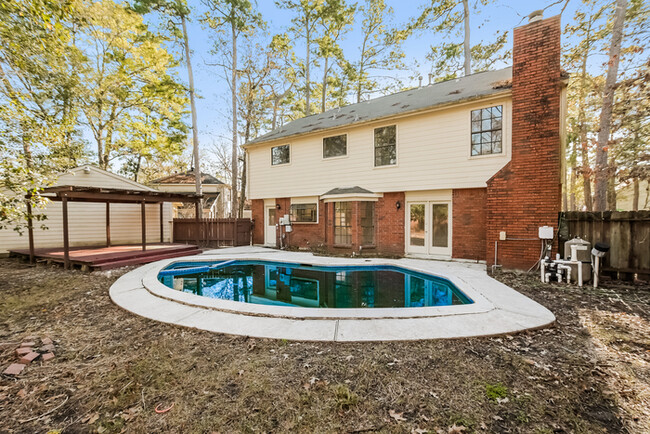 Building Photo - Elegant 4-Bedroom Home with Pool