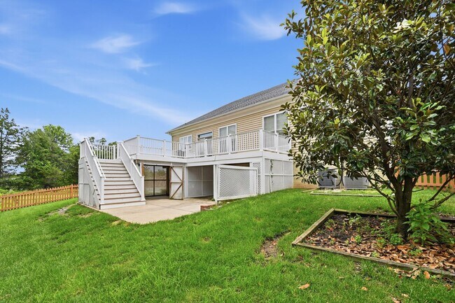 Building Photo - 24267 Purple Finch Dr