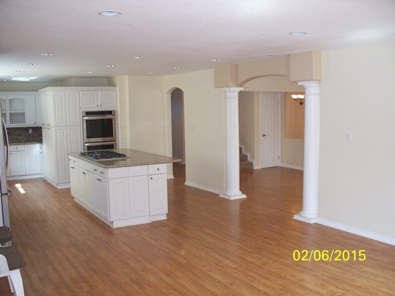 Building Photo - 7830 W 83rd St