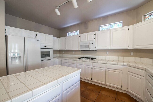 Building Photo - GORGEOUS SUMMERLIN POOL HOME FOR LEASE!