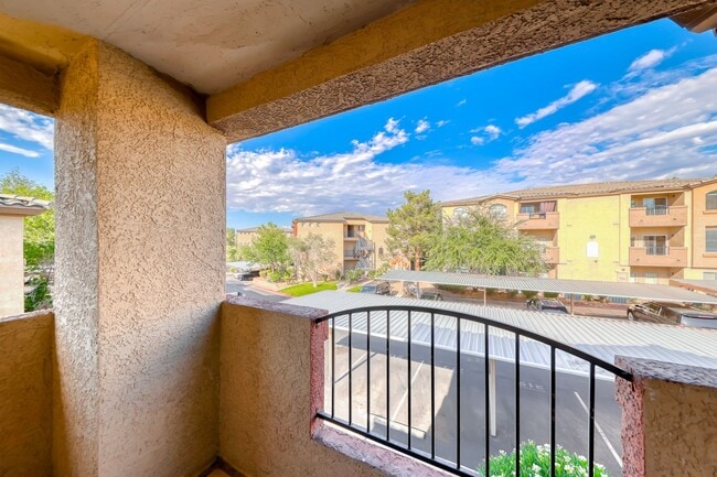 Building Photo - Gated community with pool and spa 2 bed 2 ...