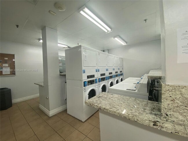 Building Photo - 850 N Miami Ave