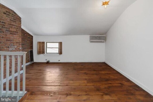 Building Photo - Enchanting Fells Point SFH 2bd/1.5ba w/ CAC, Modern Features, W/D and more! Available now