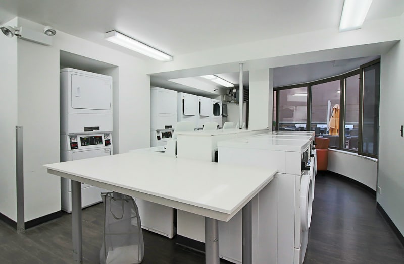 Building Photo - 413 E Ohio St