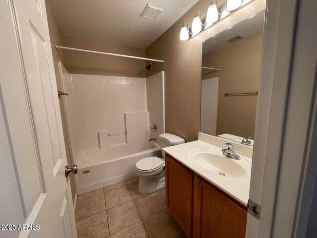 Building Photo - 13842 W Bola Dr