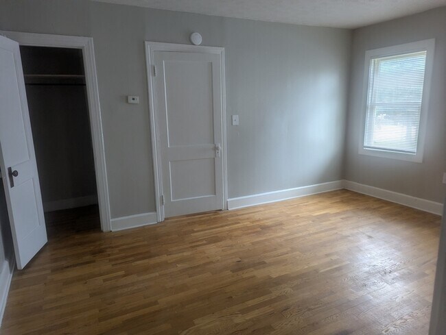 Building Photo - 122 Rolling Acres Dr