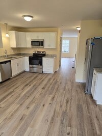 Building Photo - Megway Ct. (2-5)