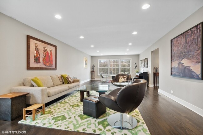 Building Photo - 384 Hastings Ave