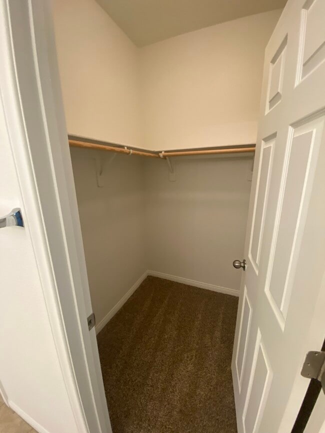 Building Photo - Spacious Single Story 3- Bedroom Home!
