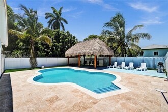 Building Photo - 16000 N Miami Ave