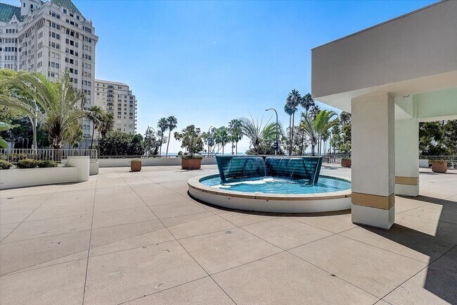 Building Photo - 700 E Ocean Blvd