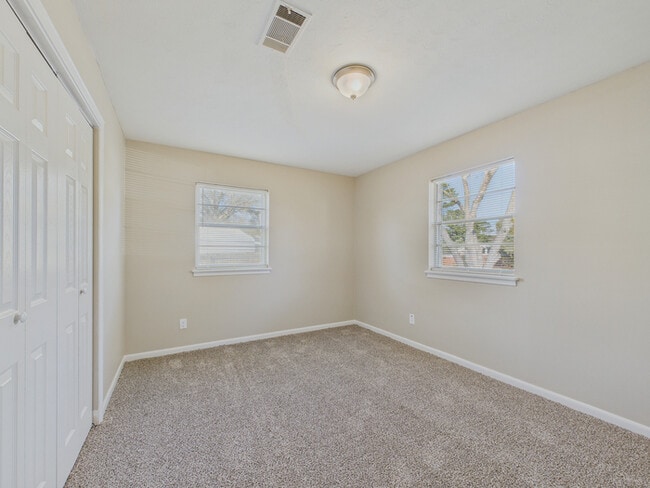 Building Photo - 1 Coral Ln