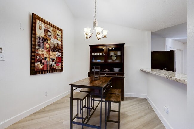 Building Photo - 6819 Yardley Dr