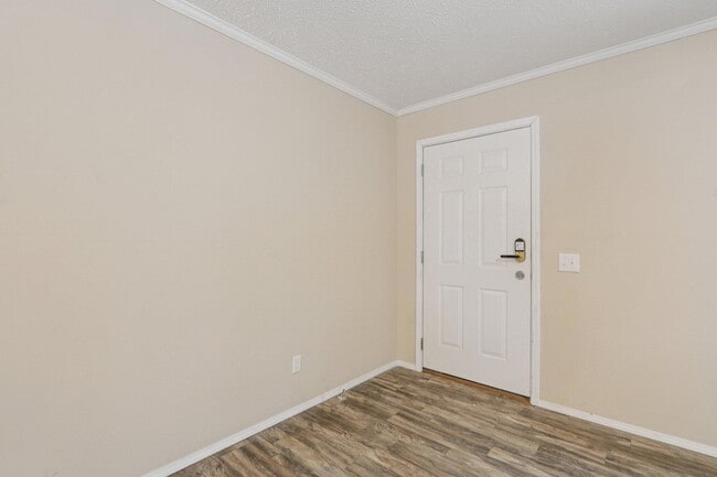 Building Photo - 4704 47th Ave