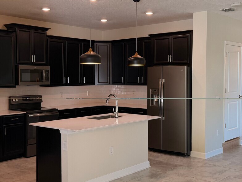 Building Photo - 4452 Seven Canyons Dr