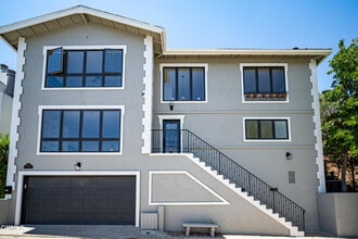 Building Photo - 3955 Farmouth Dr