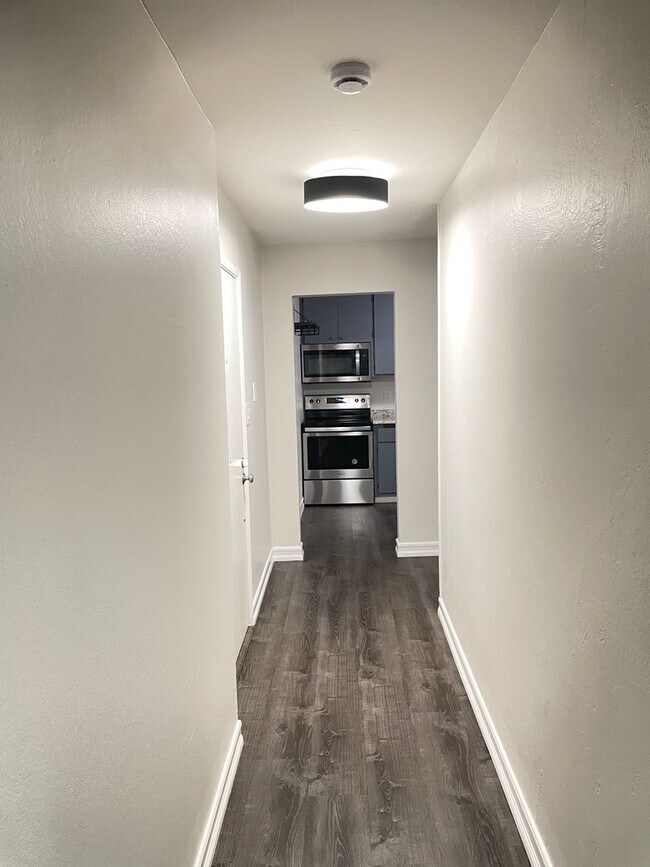 Building Photo - 00590