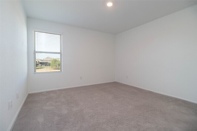 Building Photo - 9411 Clearwater Bluff Ln