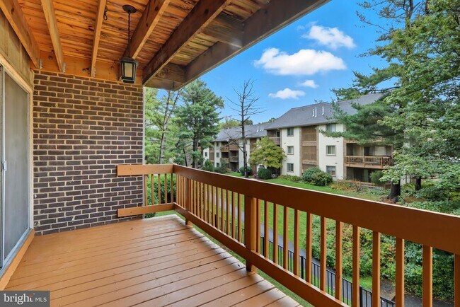 Building Photo - 5005 Green Mountain Cir