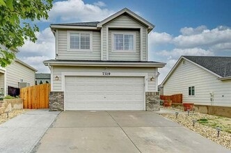 Building Photo - Beautifully Remodeled 3 Bed/3 Bath Home in Stetson Hills