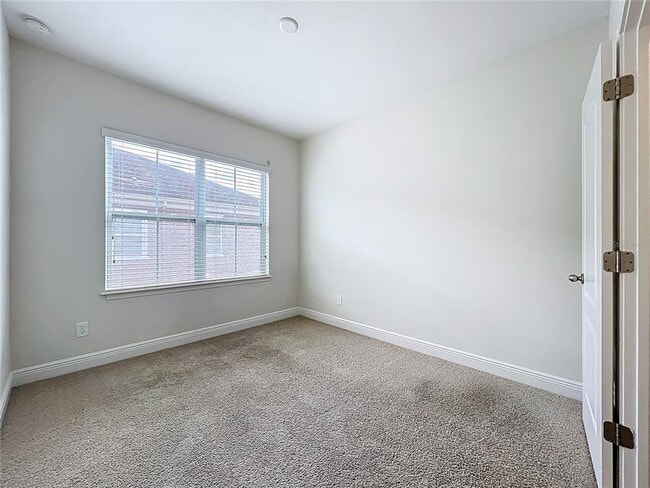 Building Photo - 561 Scotia Pl